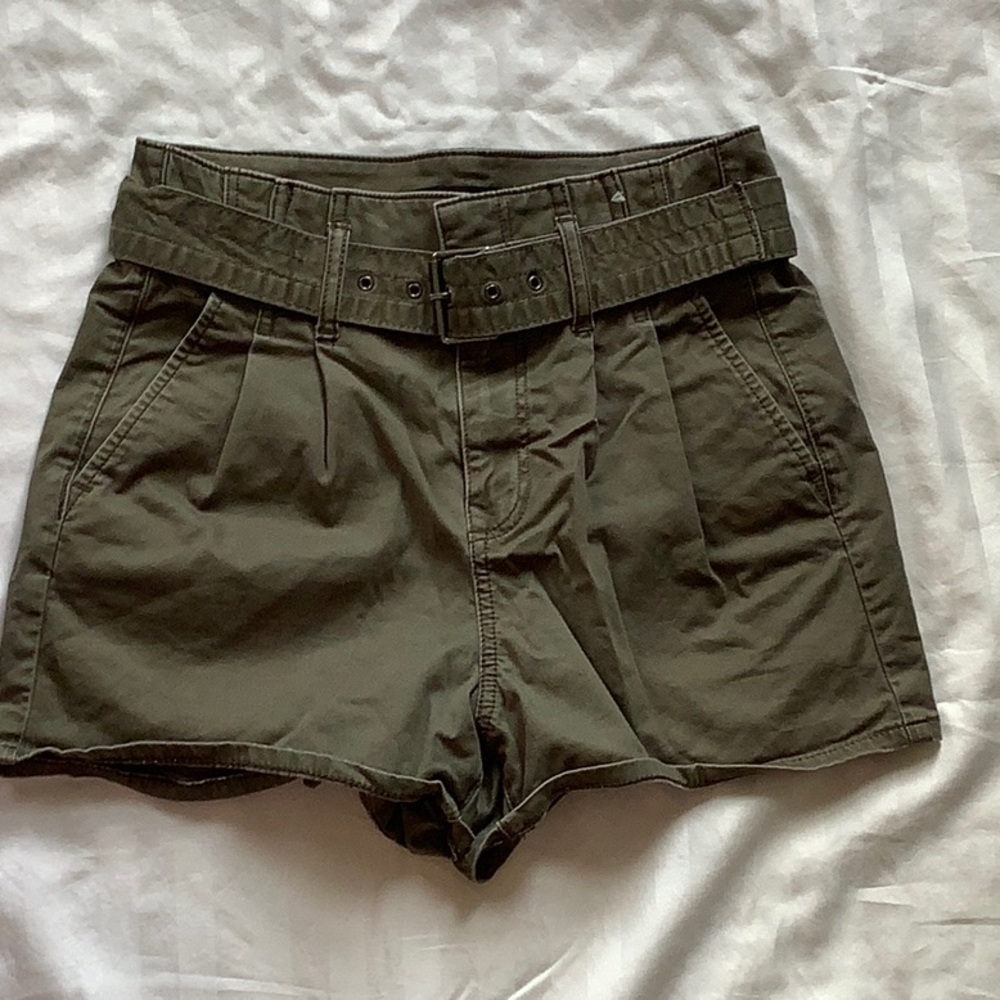 Super High Rise Faded Green Shorts w/ Belt - Express
